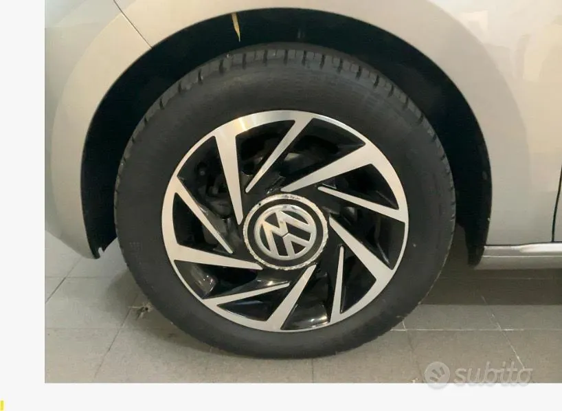 Volkswagen Up 2019 photo 2