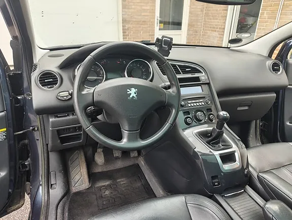 Peugeot 5008 2012 photo 4