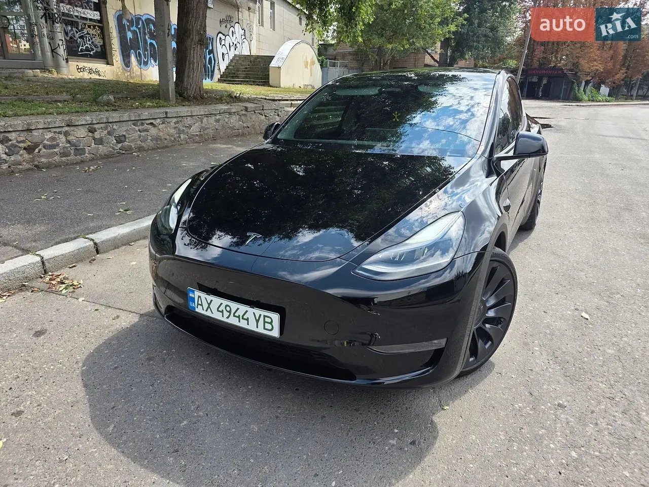 Tesla Model Y 2023 photo 2