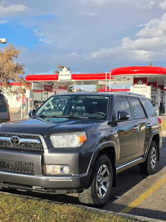 Toyota 4Runner 2011 photo 2