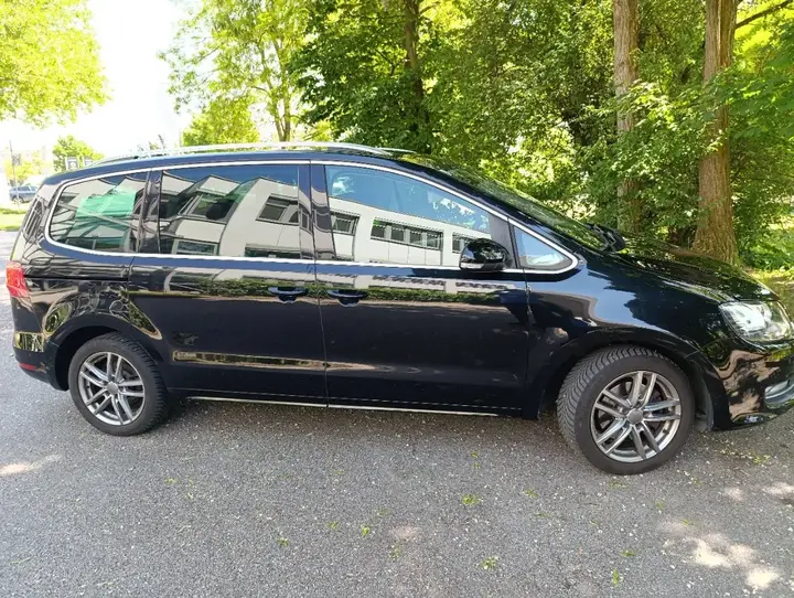 Volkswagen Sharan 2012 photo 3