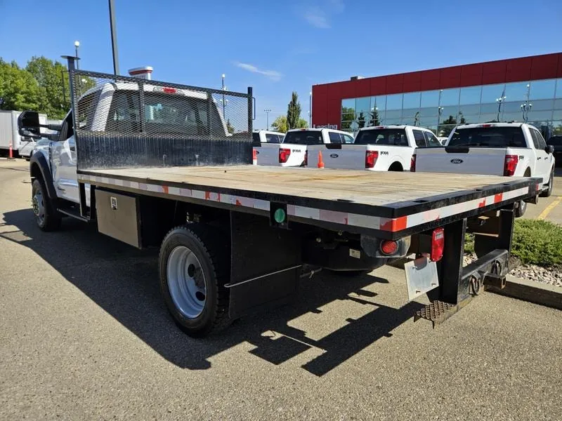 Ford Super Duty F-550 2024 photo 3
