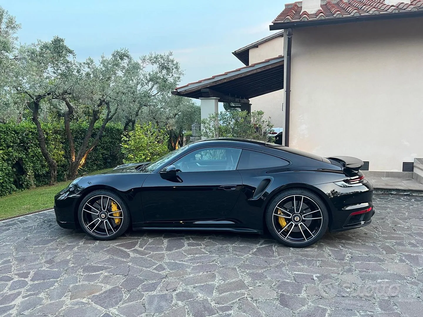 Porsche 911 2021 photo 2