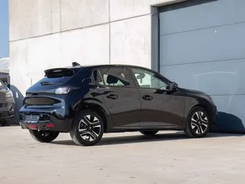 Peugeot 208 2025 photo 3