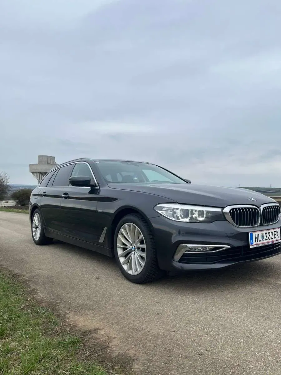BMW 5 Series 2017 photo 3