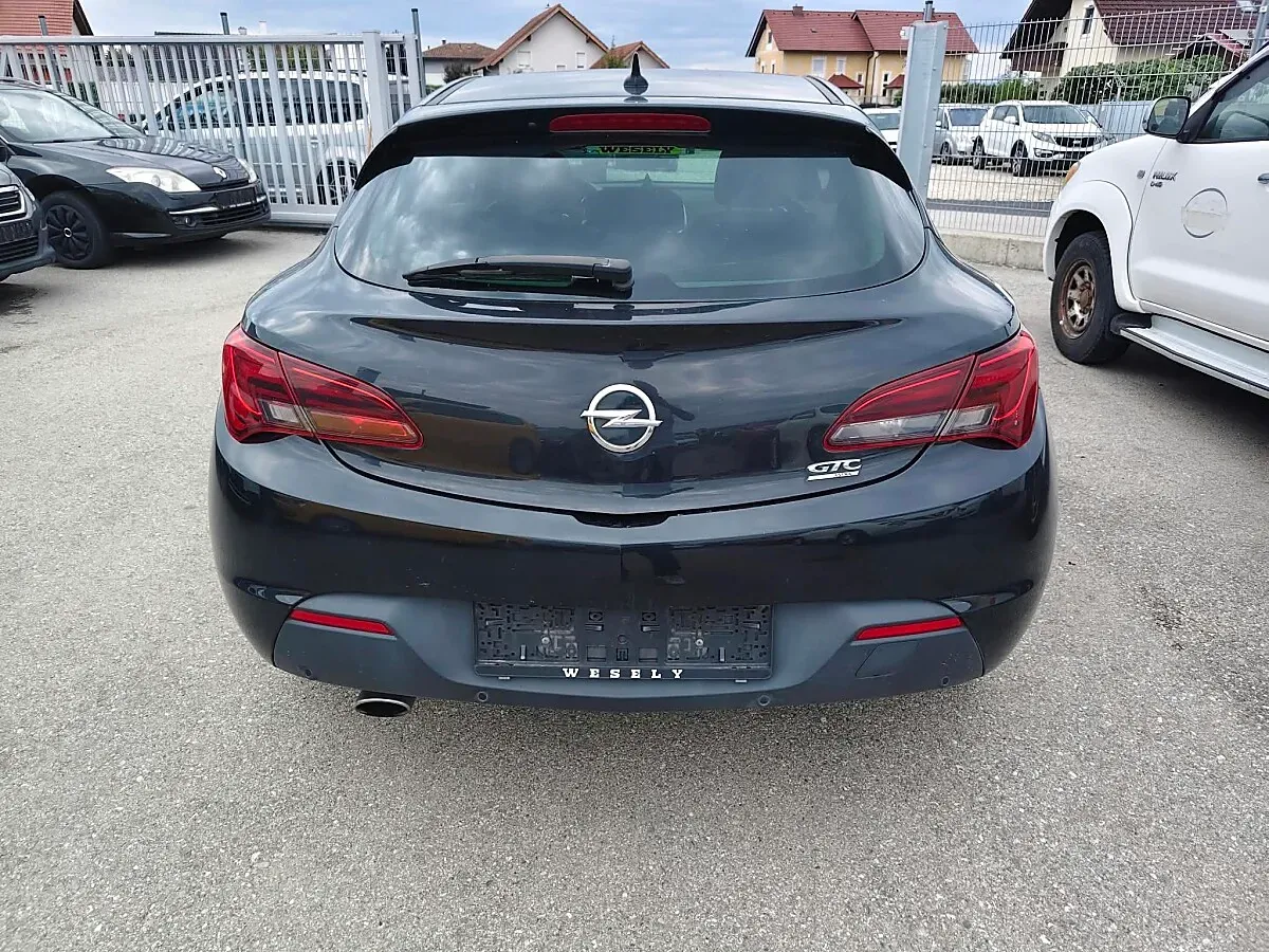 Opel Astra 2012 photo 5
