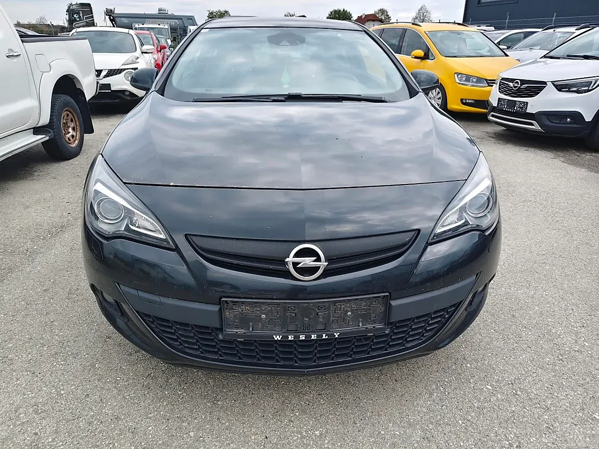Opel Astra 2012 photo 3