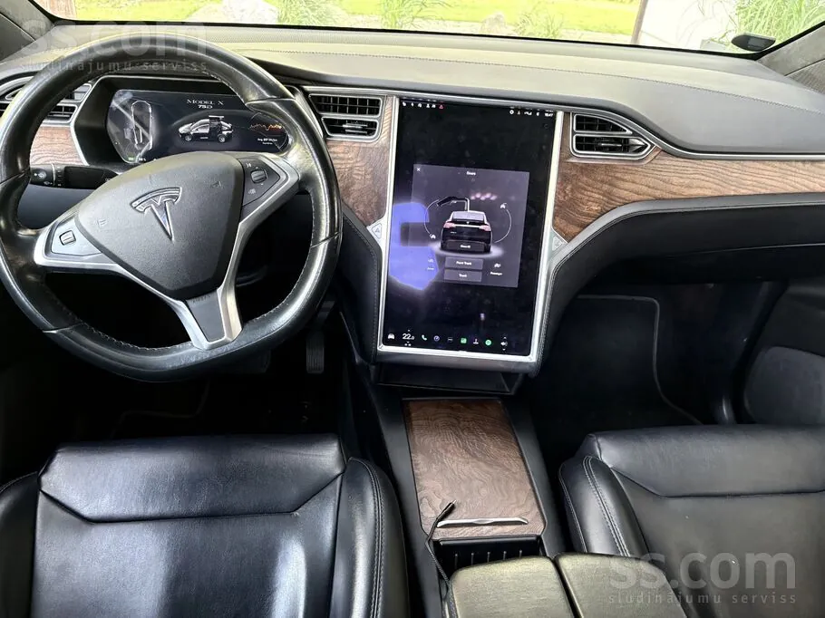 Tesla Model X 2017 photo 5