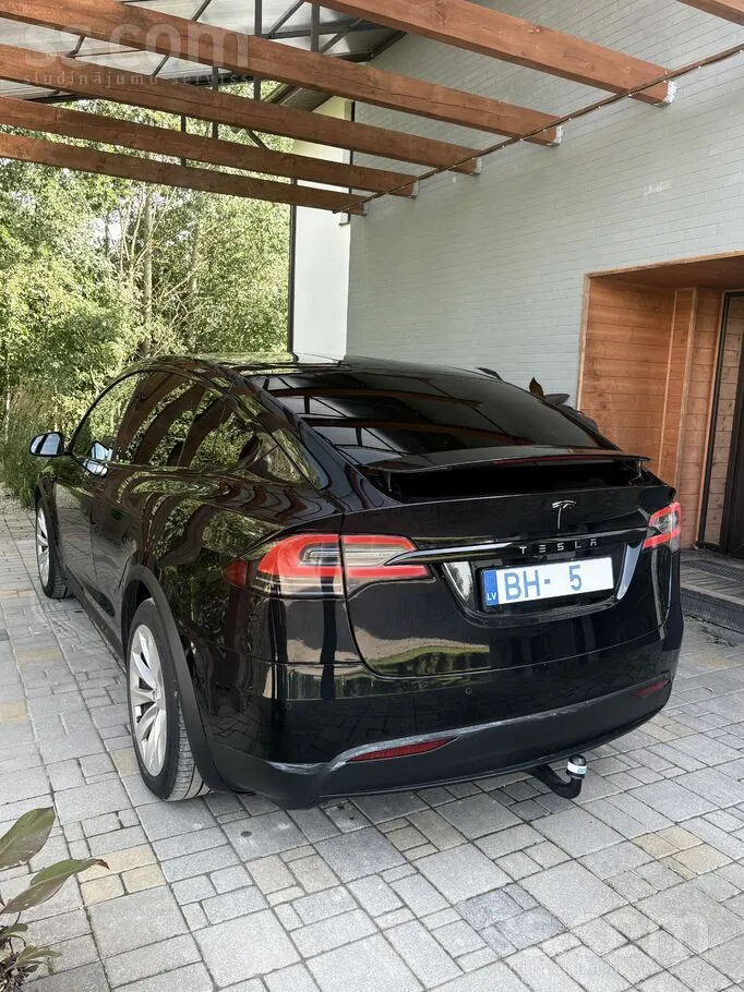 Tesla Model X 2017 photo 3