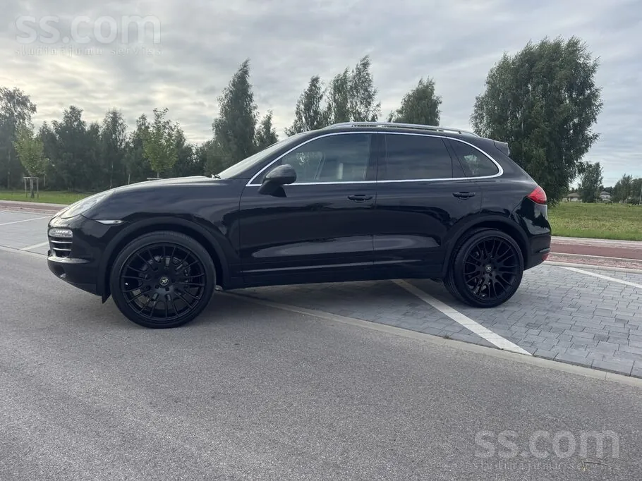 Porsche Cayenne 2011 photo 2