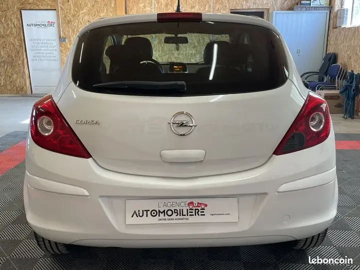 Opel Corsa 2012 photo 4