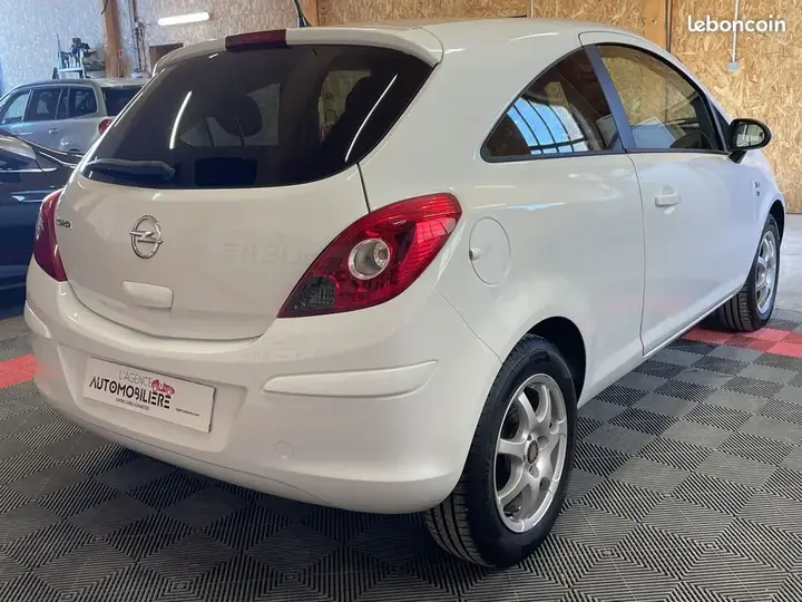 Opel Corsa 2012 photo 5