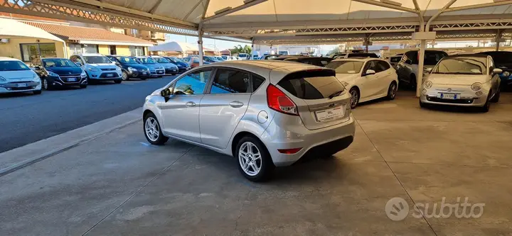 Ford Fiesta 2014 photo 2