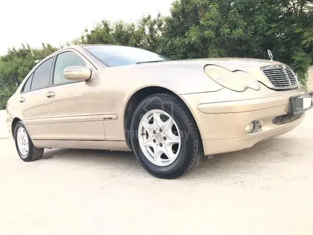 Mercedes-Benz C180