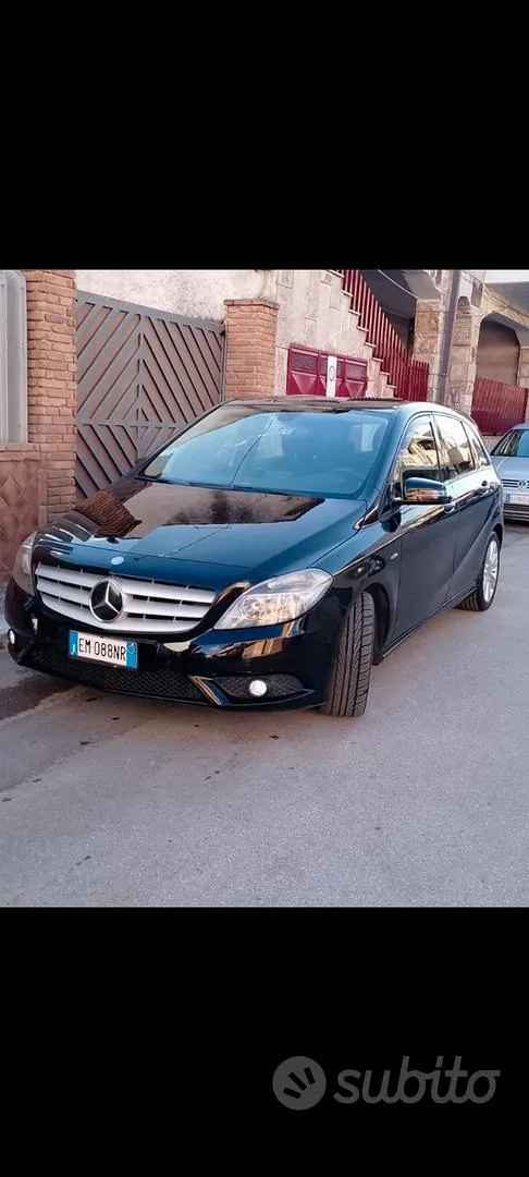 Mercedes-Benz B180