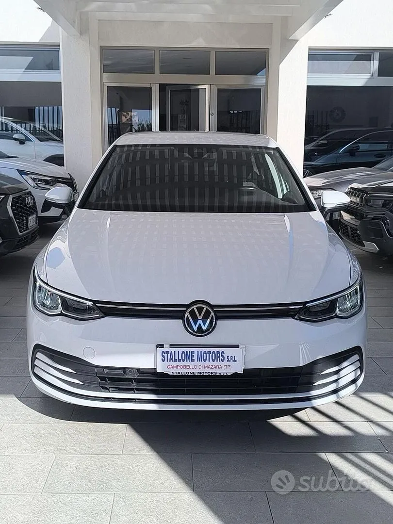 Volkswagen Golf 2022 photo 2