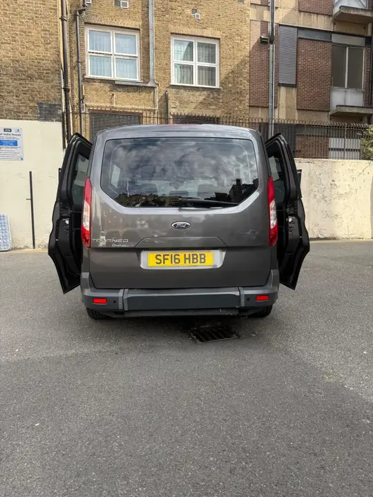 Ford Tourneo Connect 2016 photo 2