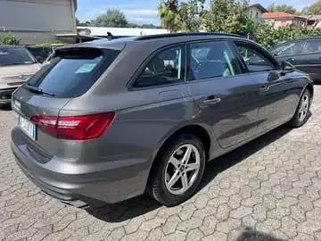 Audi A4 2021 photo 3