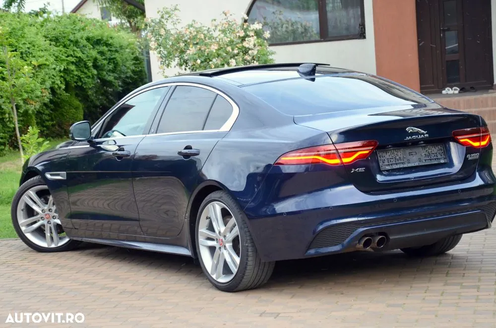 Jaguar Xe 2019 photo 2