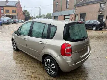 Renault Modus 2010 photo 2