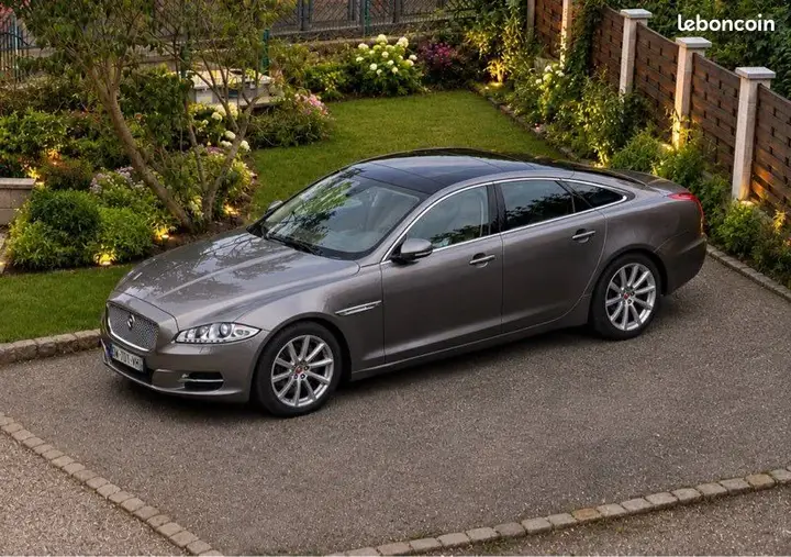 Jaguar Xj