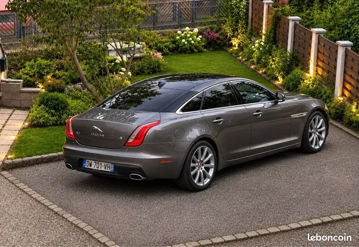 Jaguar Xj 2010 photo 2