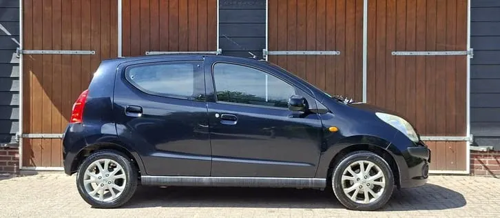 Nissan Pixo 2010 photo 2