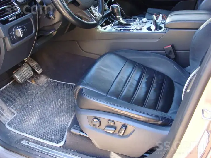 Volkswagen Touareg 2015 photo 3
