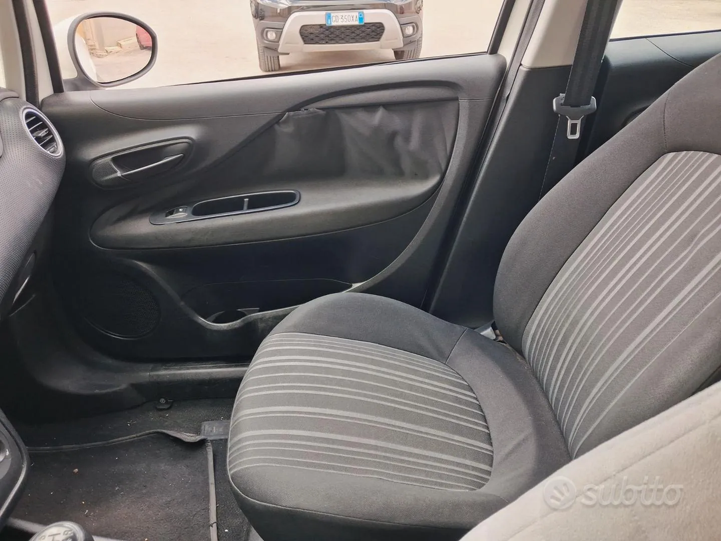 Fiat Punto Evo 2011 photo 5