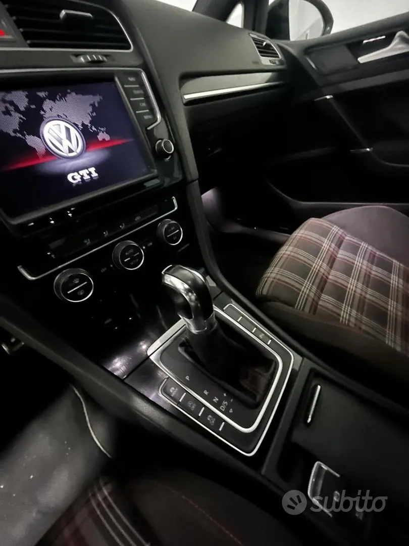 Volkswagen Golf 2013 photo 2