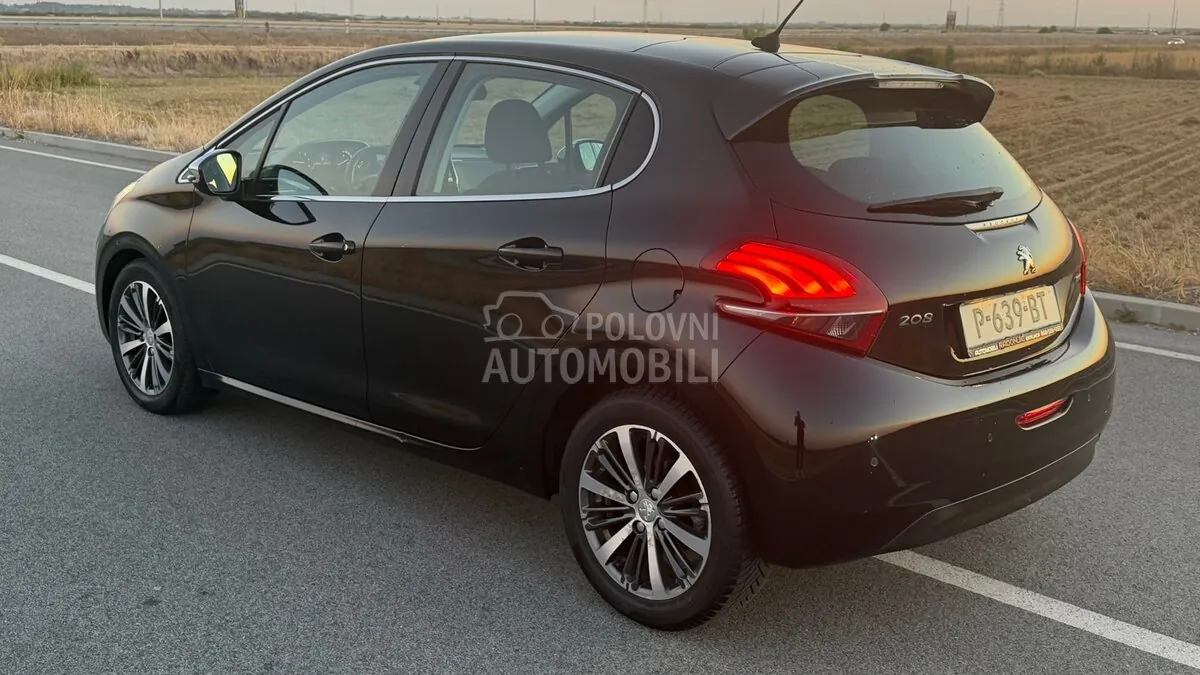 Peugeot 208 2016 photo 3