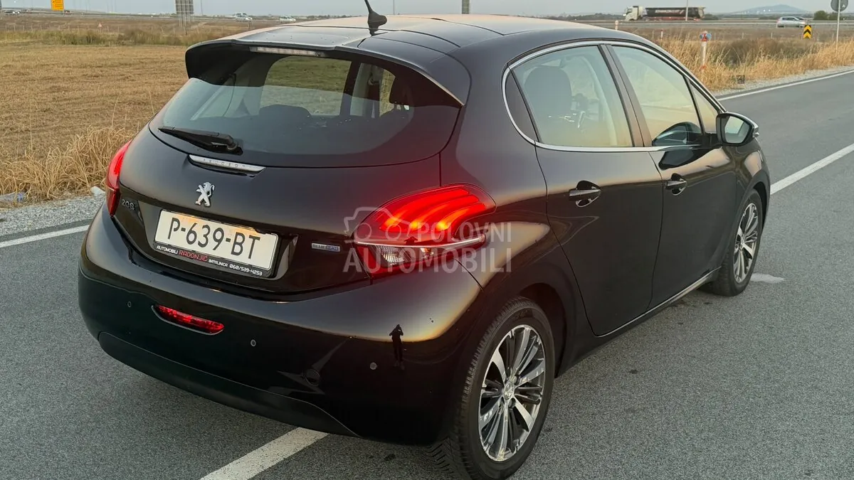 Peugeot 208 2016 photo 5