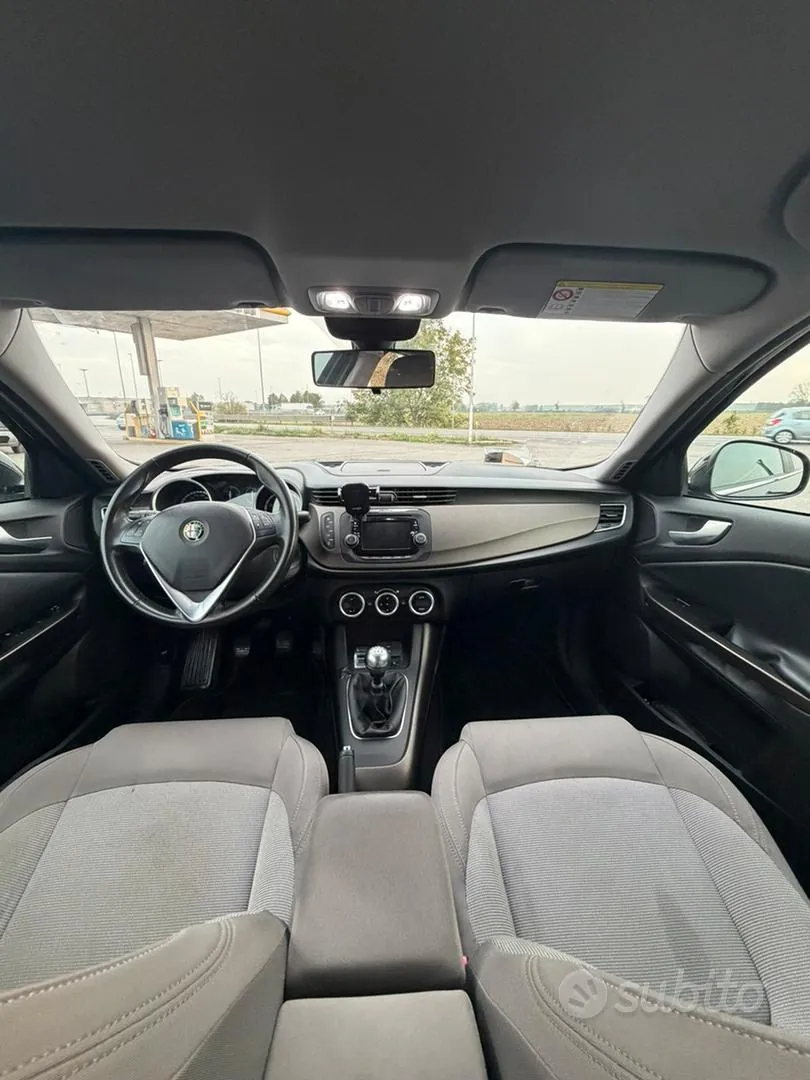 Alfa Romeo Giulietta 2014 photo 3