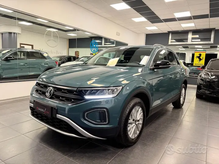 Volkswagen T-Roc 2023 photo 3