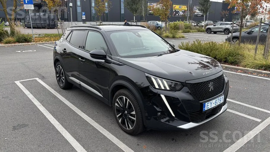 Peugeot E-2008