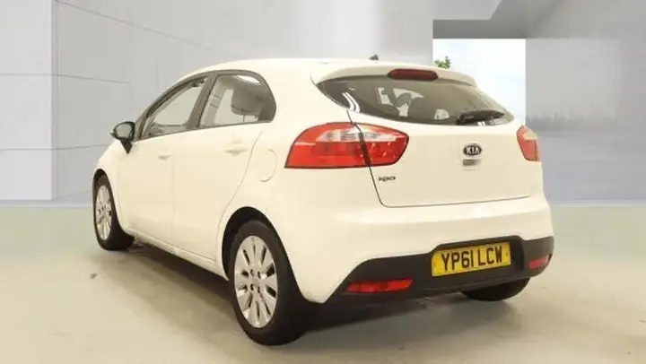 Kia Rio 2011 photo 2