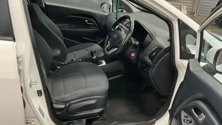 Kia Rio 2011 photo 4
