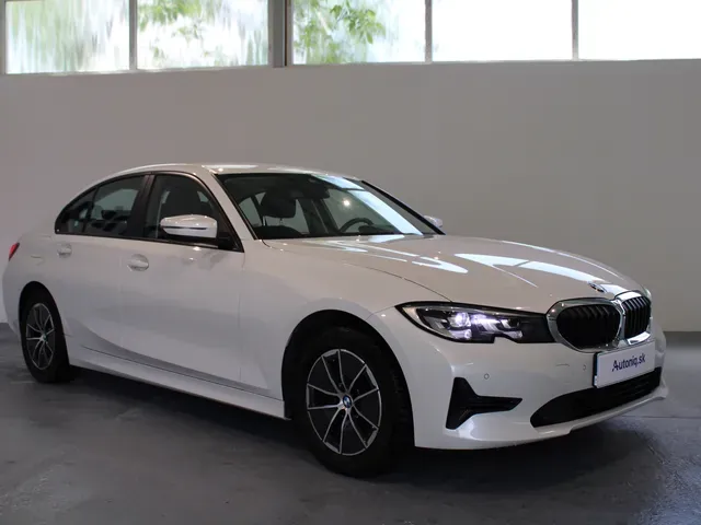 BMW 3 Series 2021 photo 2