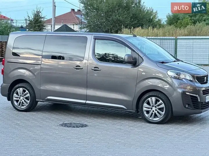 Peugeot Traveller 2018 photo 4
