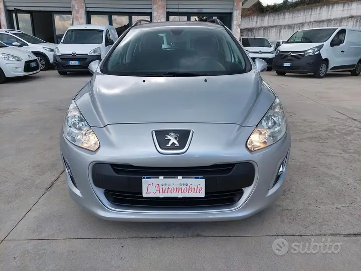 Peugeot 308 2012 photo 3