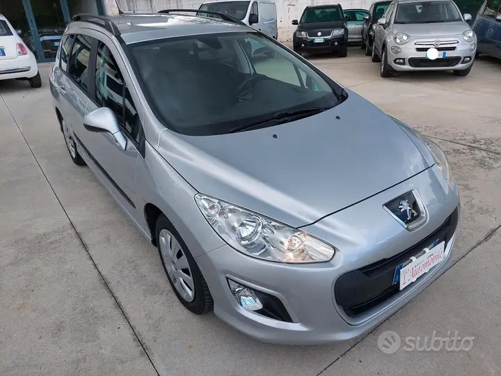 Peugeot 308 2012 photo 2