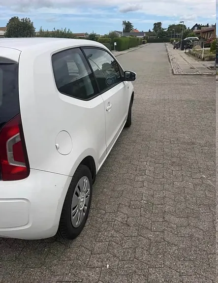 Volkswagen Up 2012 photo 2