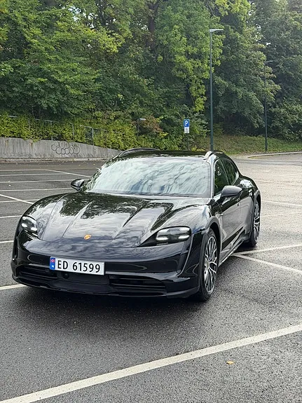 Porsche Taycan 4
