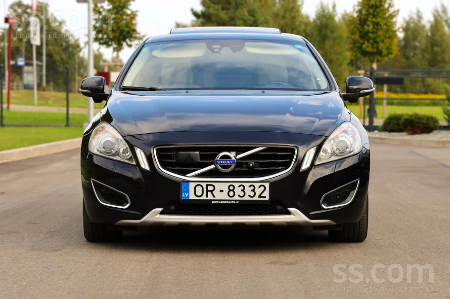 Volvo S60 2011 photo 2