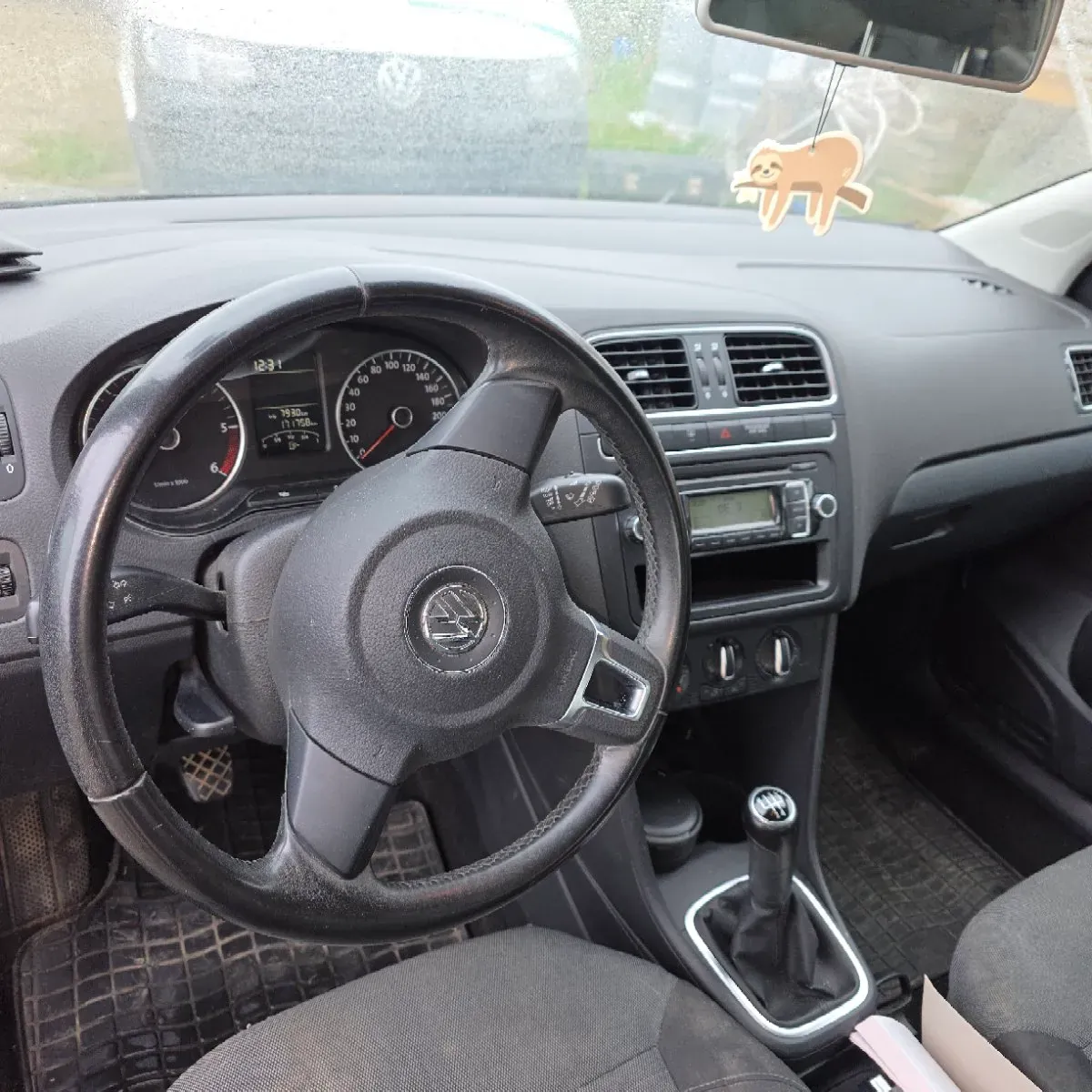 Volkswagen Polo 2010 photo 3