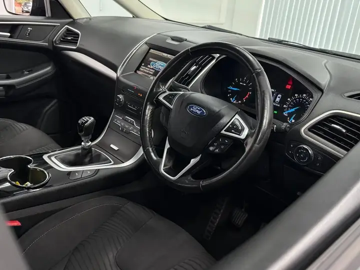 Ford S-Max 2015 photo 2