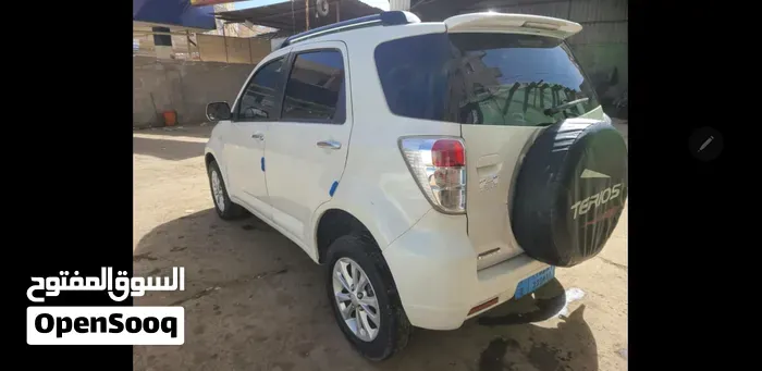 Daihatsu Terios 2012 photo 2