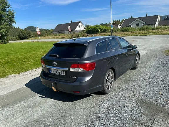 Toyota Avensis 2012 photo 3