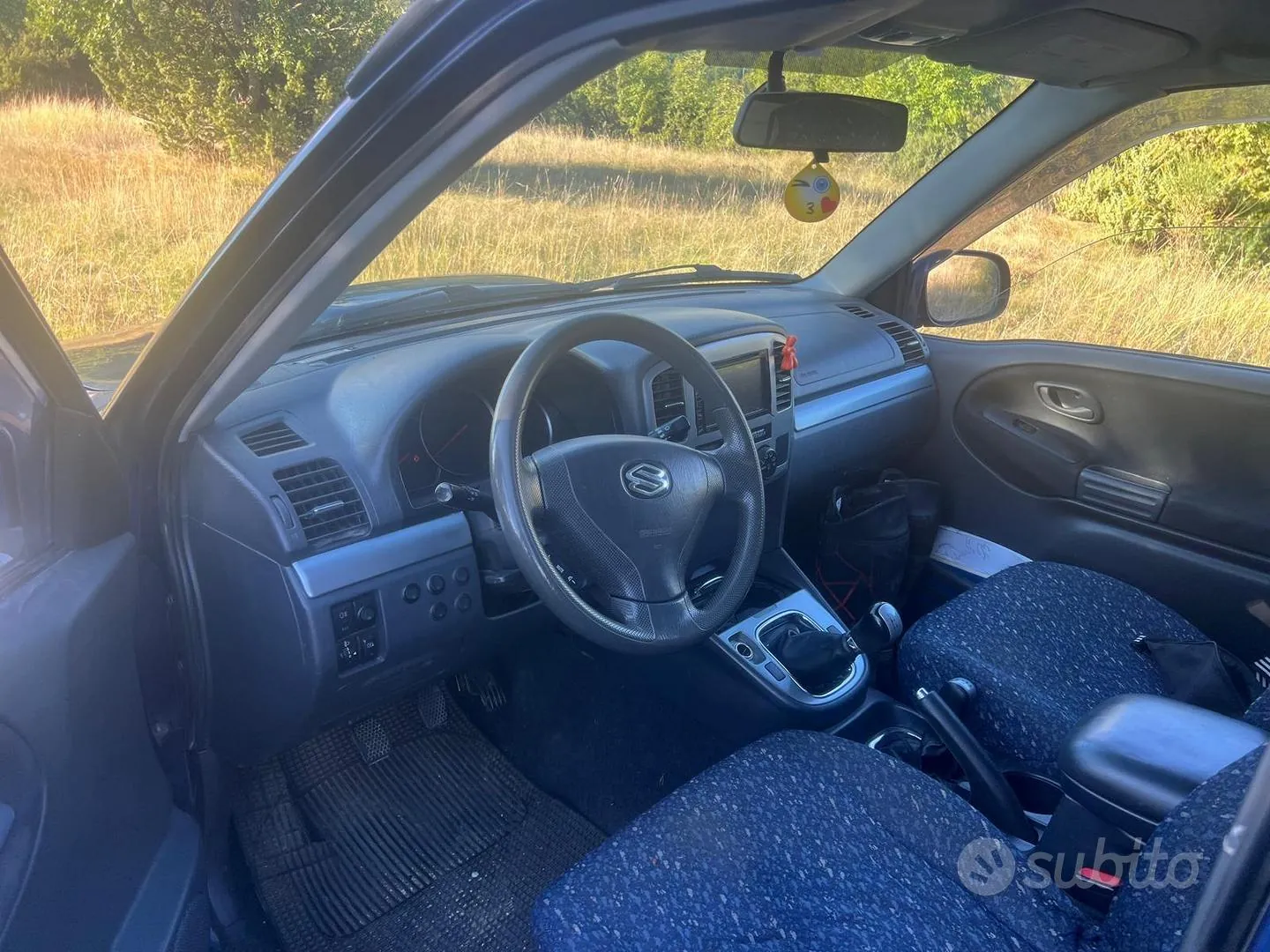 Suzuki Grand Vitara 2004 photo 2