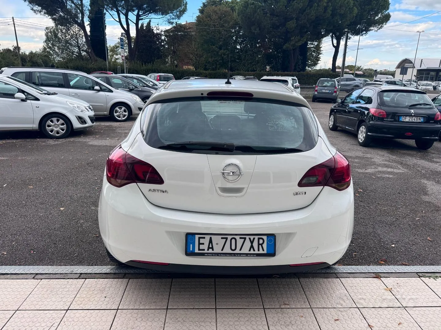Opel Astra 2010 photo 5